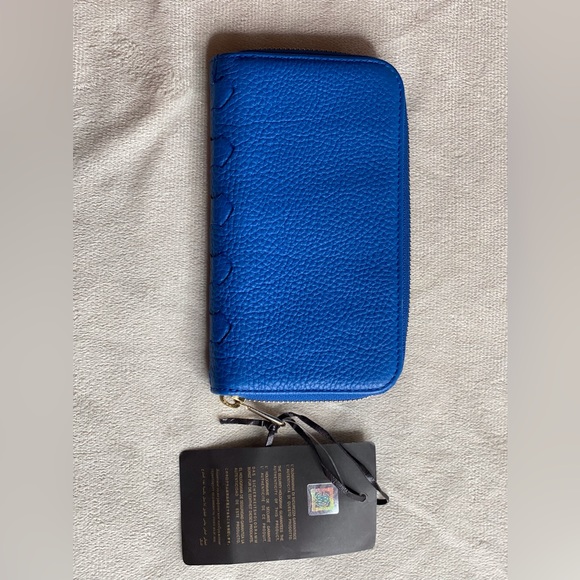 Roberto Cavalli Blue Pebbled Leather Wallet - Picture 14 of 15